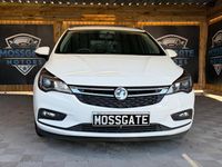 Used Vauxhall Astra Design Edition 110 HP (80 kW) 2018 White Estate