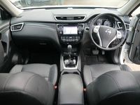 Used Nissan X-Trail Tekna 2017 White SUV