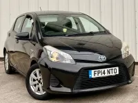 Used Toyota Yaris Active 100 HP (73 kW) 2014 Black Hatchback