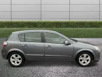 Used Vauxhall Astra 90 HP (66 kW) 2006 Grey Hatchback