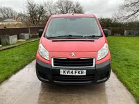 Used Peugeot Expert 90 HP (66 kW) 2014 Red Van