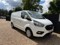 Used Ford Transit Custom Limited 130 HP (95 kW) 2023 White Van