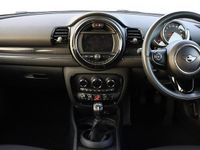 Used Mini One Clubman 101 HP (74 kW) 2019 White Estate