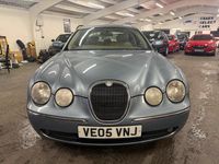 Usado Jaguar S-Type S 206 HP (151 kW) 2005 Azul Sedan