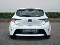Used Toyota Corolla 122 HP (89 kW) 2020 White Hatchback