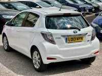 Used Toyota Yaris 2013 White Hatchback