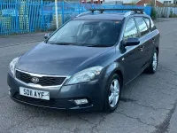 Begagnad Kia Ceed 2011 Grå Halvkombi