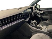 Używany VW Touareg R 462 KM (339 kW) 2026 Czarny SUV