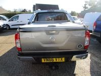 Used Nissan Navara Tekna 190 HP (139 kW) 2016 Grey Pickup