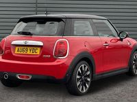 Usado Mini Cooper Exclusive 136 HP (100 kW) 2021 Citadino