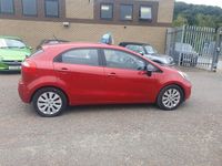 Used Kia Rio 75 HP (55 kW) 2014 Red Hatchback