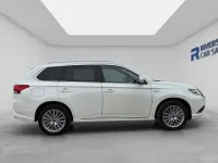 Used Mitsubishi Outlander P-HEV 220 HP (161 kW) 2020 White SUV