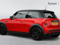 Used Mini Cooper Classic 134 HP (98 kW) 2021 Red Hatchback