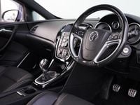 Used Vauxhall Astra GTC S 280 HP (205 kW) 2018 White Hatchback