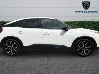 Used Citroën e-C4 Shine 98 kW (134 HP) 2022 White Hatchback