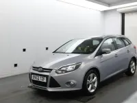 Używany Ford Focus Zetec 115 KM (84 kW) 2013 Srebrny Kombi