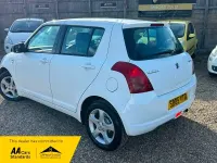 Used Suzuki Swift GLX 102 HP (75 kW) 2005 White Hatchback