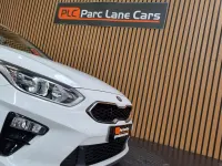 Used Kia Ceed 118 HP (86 kW) 2019 White Hatchback