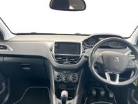 Used Peugeot 208 Signature Sky 82 HP (60 kW) 2019 White Hatchback