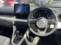 Usata Toyota Yaris Hybrid 114 CV (83 kW) 2023 Rosso