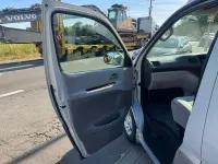 Used Toyota Regius 2016 White/silver Van