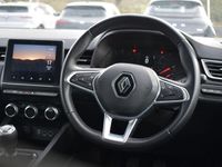 Used Renault Clio V Iconic 90 HP (66 kW) 2021 Silver Hatchback