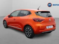 Used Renault Clio V Iconic 72 HP (52 kW) 2020 Orange Hatchback