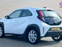 Used Toyota Aygo X PURE 72 HP (52 kW) 2023 White SUV