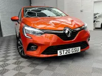 Used Renault Clio V Iconic 2020 Orange Hatchback