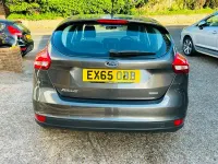 Usado Ford Focus Zetec 2015 Cinzento Citadino