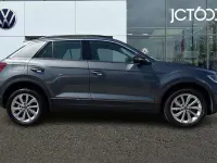 Used VW T-Roc Life 150 HP (110 kW) 2024 Grey SUV