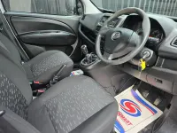 Second-hand Vauxhall Combo 105 CP (77 kW) 2016 Argintiu Van