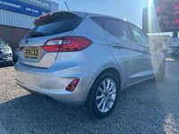 Usado Ford Fiesta Titanium 100 HP (73 kW) 2019 Prateado Citadino