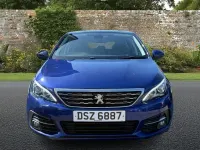 Używany Peugeot 308 Allure 130 KM (95 kW) 2019 Niebieski Hatchback