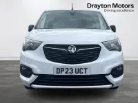 Second-hand Vauxhall Combo S 100 CP (73 kW) 2023 Alb Monovolum