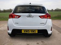 Usado Toyota Auris 132 HP (97 kW) 2015 Branco Citadino