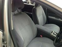 Used Toyota Prius 76 HP (55 kW) 2005 Hatchback