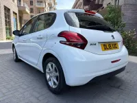 Used Peugeot 208 Active 2018 White Hatchback
