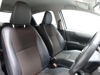 Used Toyota Yaris SR 101 HP (74 kW) 2013 White Hatchback