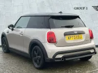 Begagnad Mini Cooper Classic 136 HK (100 kW) 2023 Grå Halvkombi