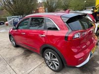 Used Kia Niro 139 HP (102 kW) 2016 Red SUV