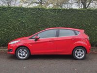 Usado Ford Fiesta Zetec 2014 Vermelho Citadino