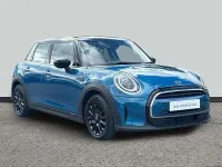 Usado Mini Cooper Classic 134 CV (98 kW) 2021 Azul Utilitario
