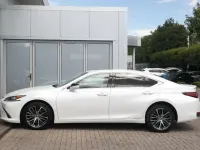 Used Lexus ES300H 214 HP (157 kW) 2022 White Sedan