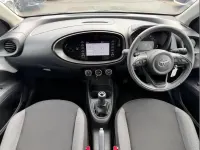 Used Toyota Aygo X PURE 72 HP (52 kW) 2023 White SUV