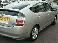 Used Toyota Prius 76 HP (55 kW) 2005 Hatchback