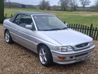 Begagnad Ford Escort Cabriolet 105 HK (77 kW) 1993 Silver Cab