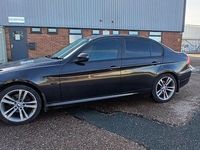 Used BMW 318 2011 Black Sedan
