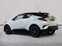 Used Toyota C-HR 122 HP (89 kW) 2019 White SUV
