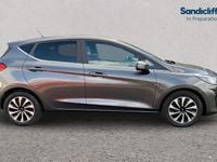 Usado Ford Fiesta Titanium 100 CV (73 kW) 2023 Gris Utilitario